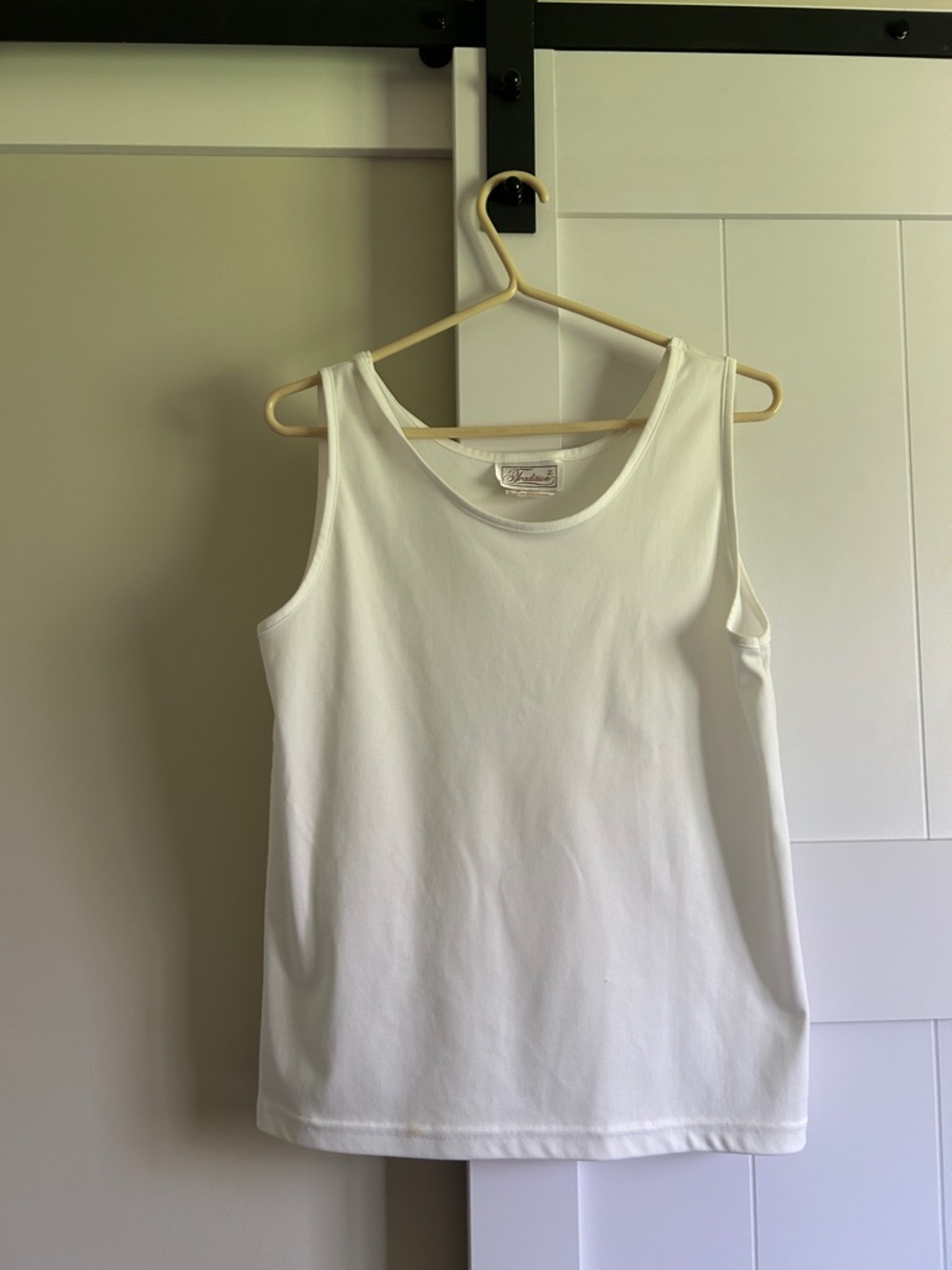 Classic Scoop Neck White Tank Top by Liz Claiborne